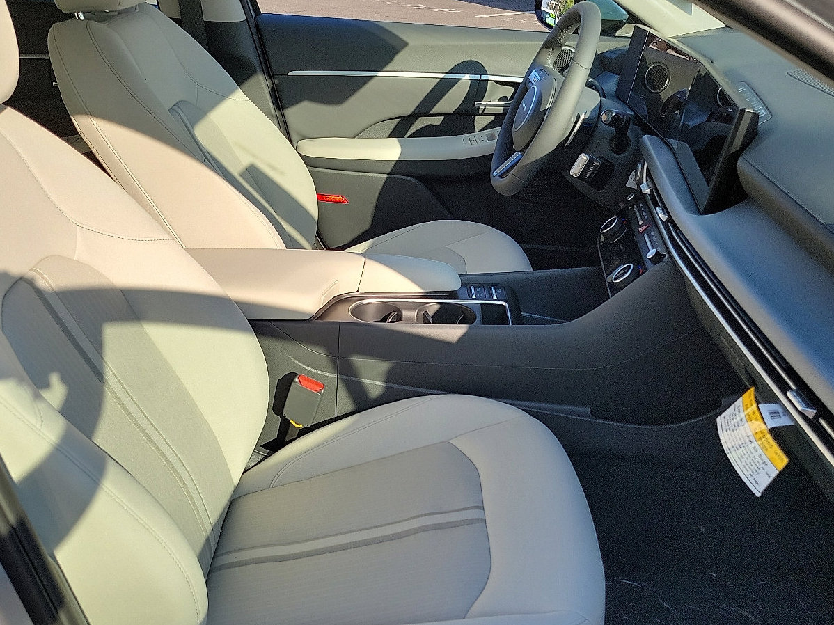 New 2026 Hyundai Sonata SEL FWD image 18