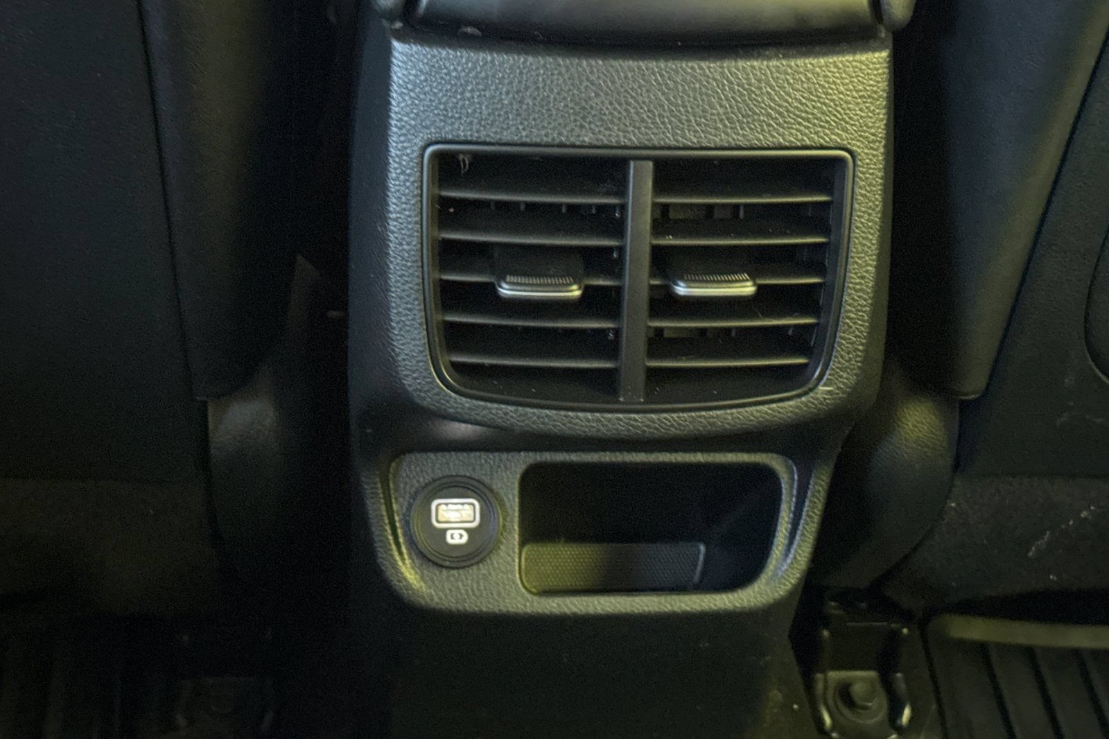 Used 2022 Kia Seltos SX w/ Sunroof Package AWD/4WD image 17