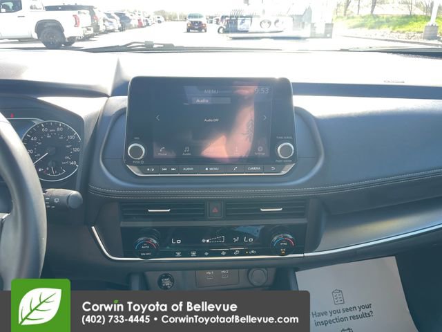 Used 2025 Nissan Rogue SV image 11