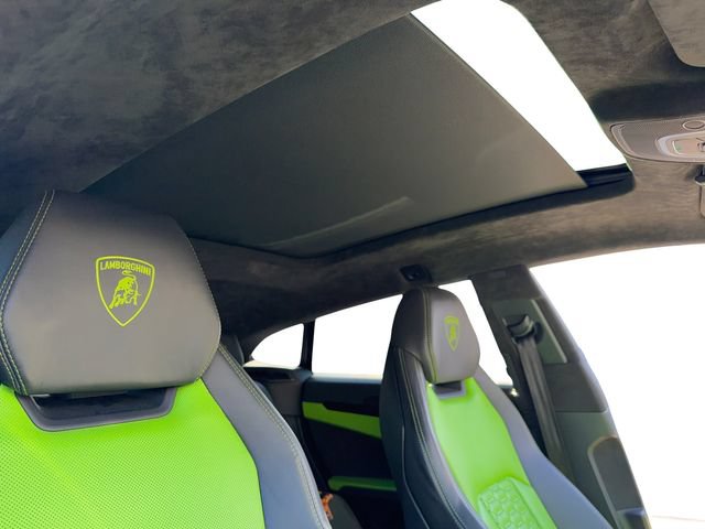 Used 2022 Lamborghini Urus AWD/4WD image 17