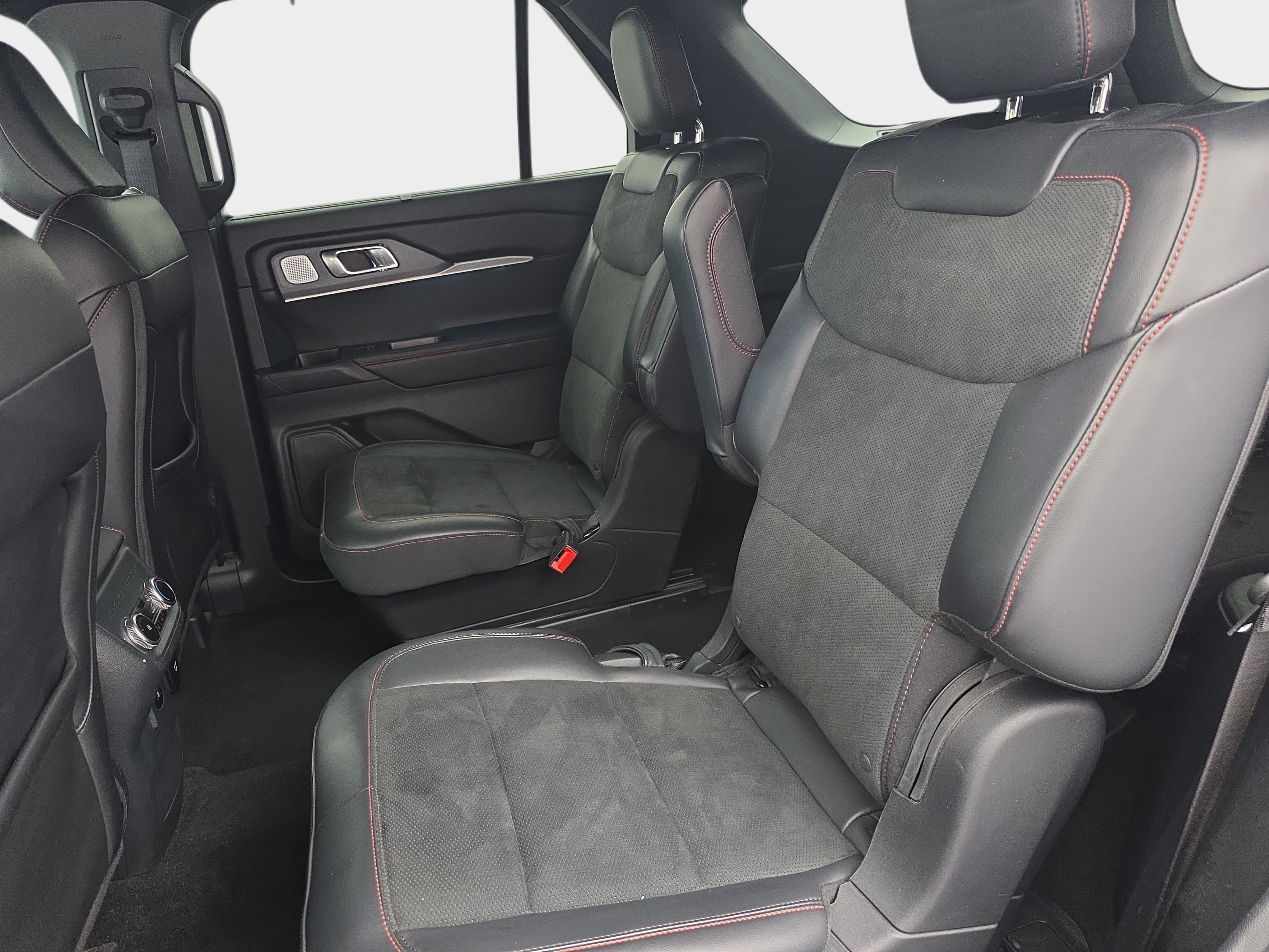 Used 2025 Ford Explorer ST AWD/4WD image 15
