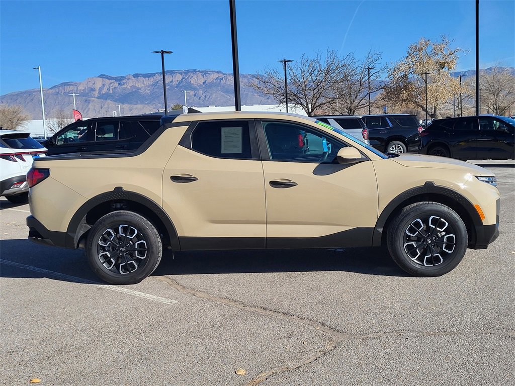 Used 2024 Hyundai Santa Cruz SE image 2