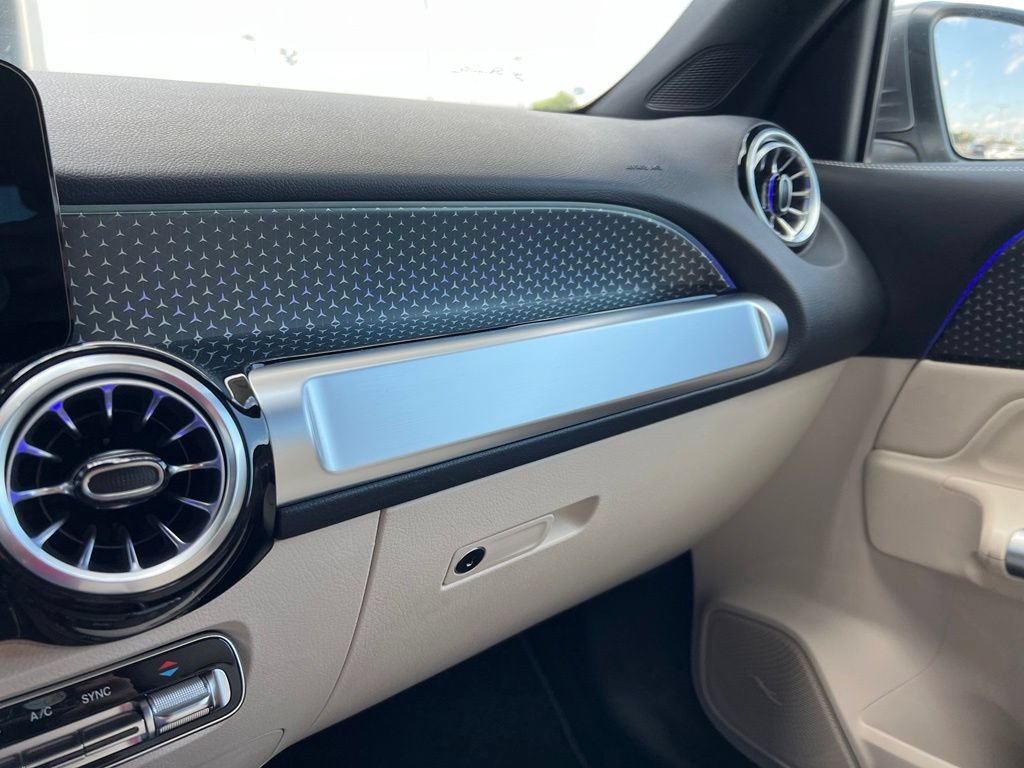 New 2026 Mercedes-Benz GLB 250 4MATIC image 25