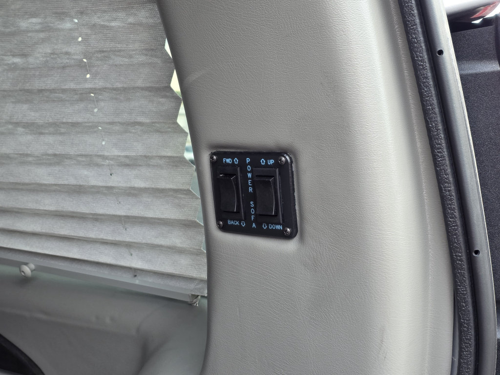 Used 2021 Chevrolet Express 2500 LS w/ Enhanced Convenience Package RWD image 12