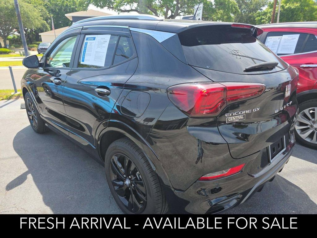 Used 2025 Buick Encore GX Sport Touring w/ Advanced Technology Package FWD image 4