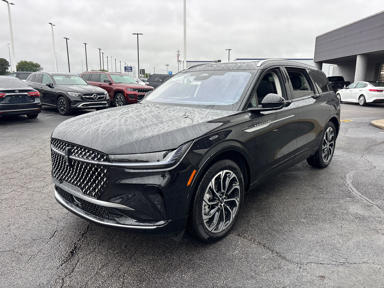 New 2026 Lincoln Nautilus Reserve AWD/4WD image 3