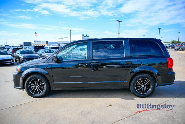 Used 2016 Dodge Grand Caravan SXT w/ UConnect Hands-Free Group FWD image 2
