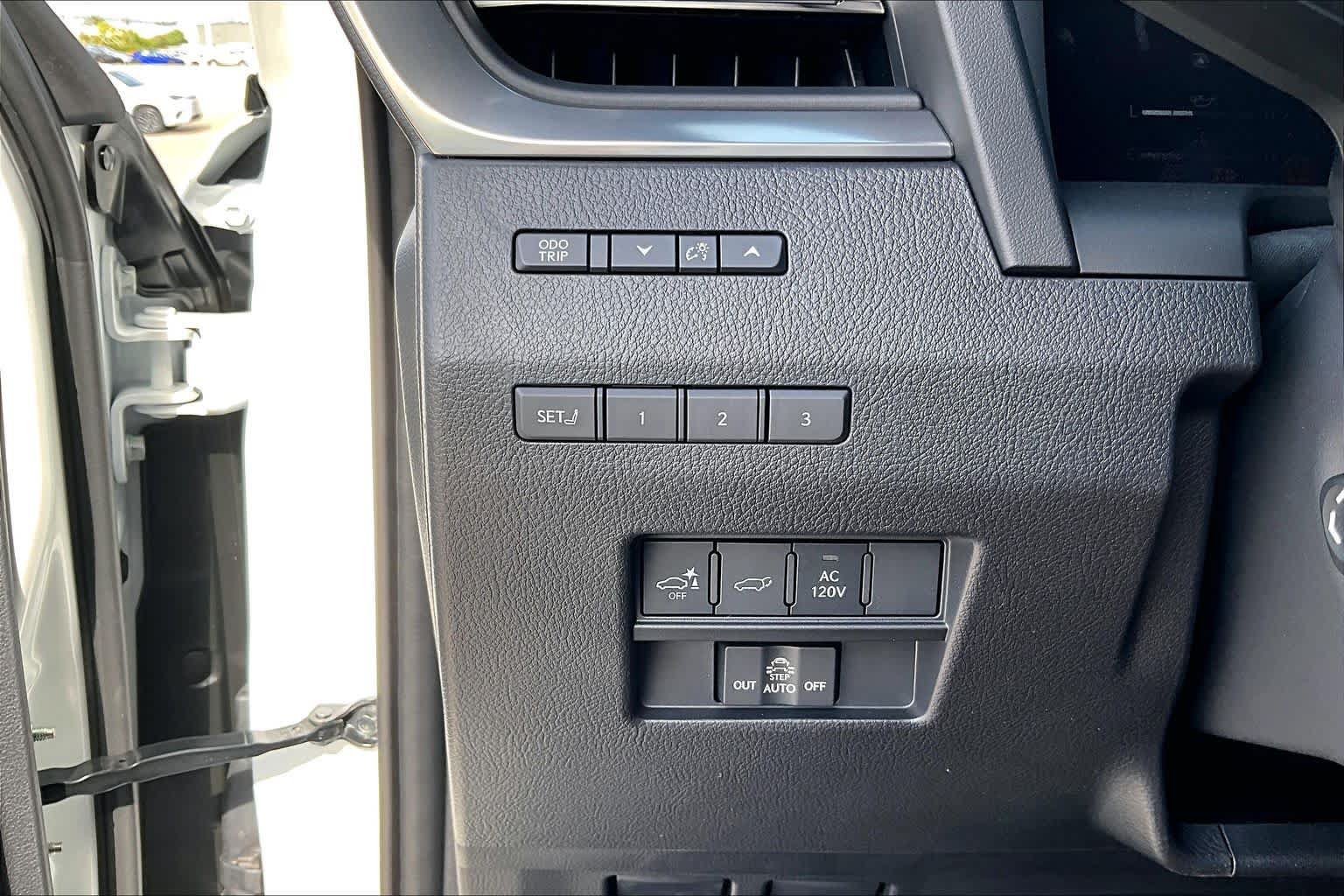 New 2026 Lexus GX 550 w/ Cold Area Package AWD/4WD image 14