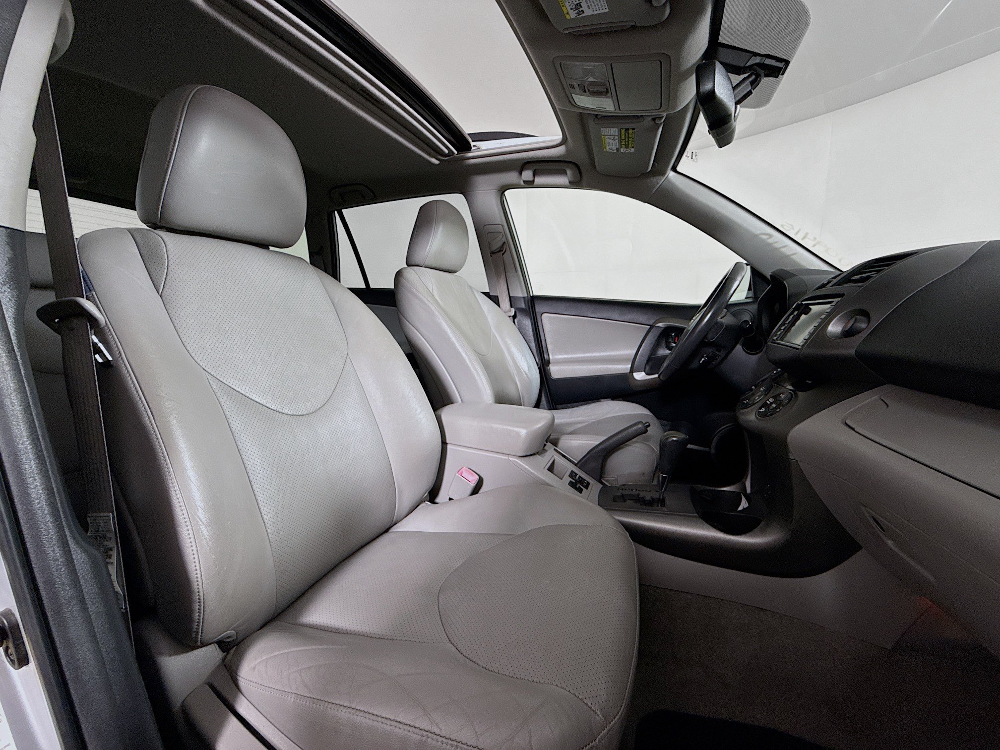 Used 2009 Toyota RAV4 Limited AWD/4WD image 26