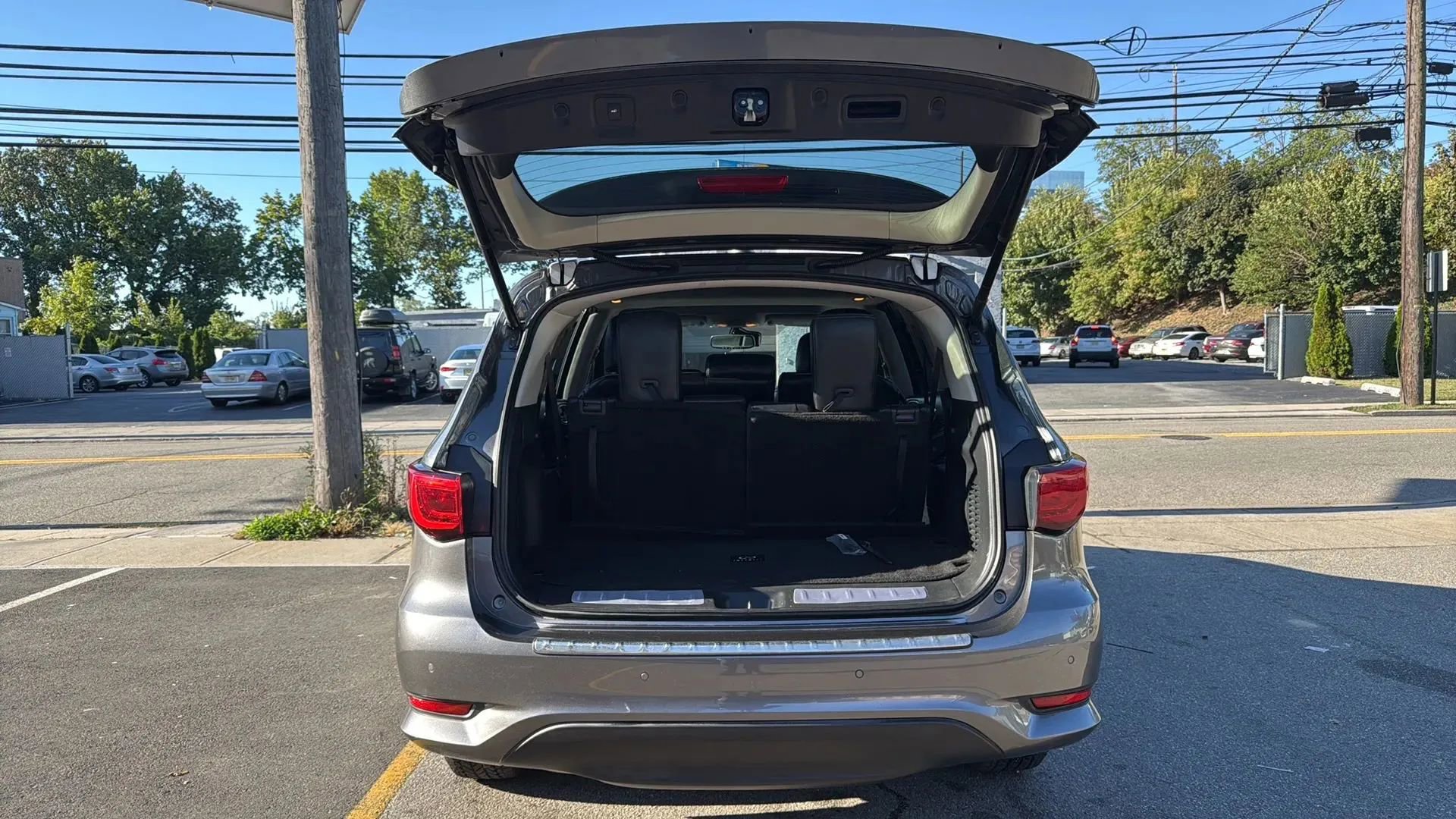 Used 2019 INFINITI QX60 Luxe w/ Essential Package image 27