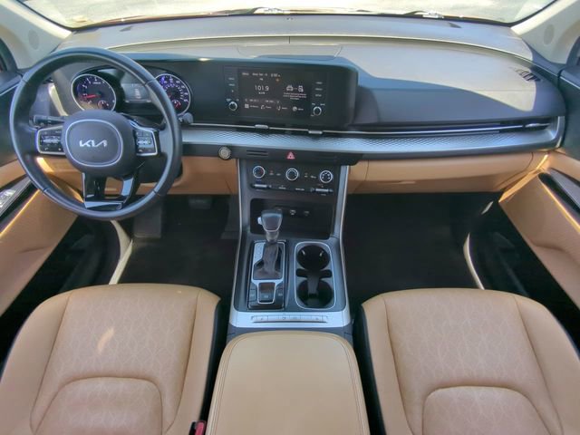 Used 2024 Kia Carnival LX image 18
