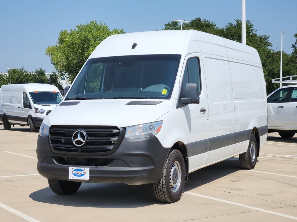 Used 2023 Mercedes-Benz Sprinter 2500 image 3