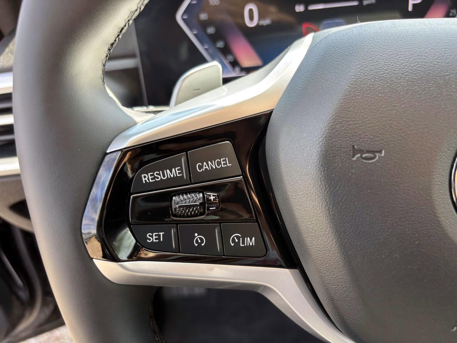 Used 2025 BMW 330i xDrive Sedan AWD/4WD image 17