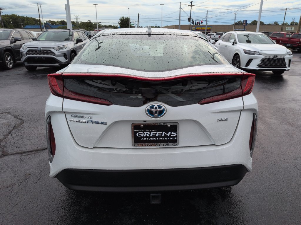 Certified 2022 Toyota Prius Prime XLE FWD image 4