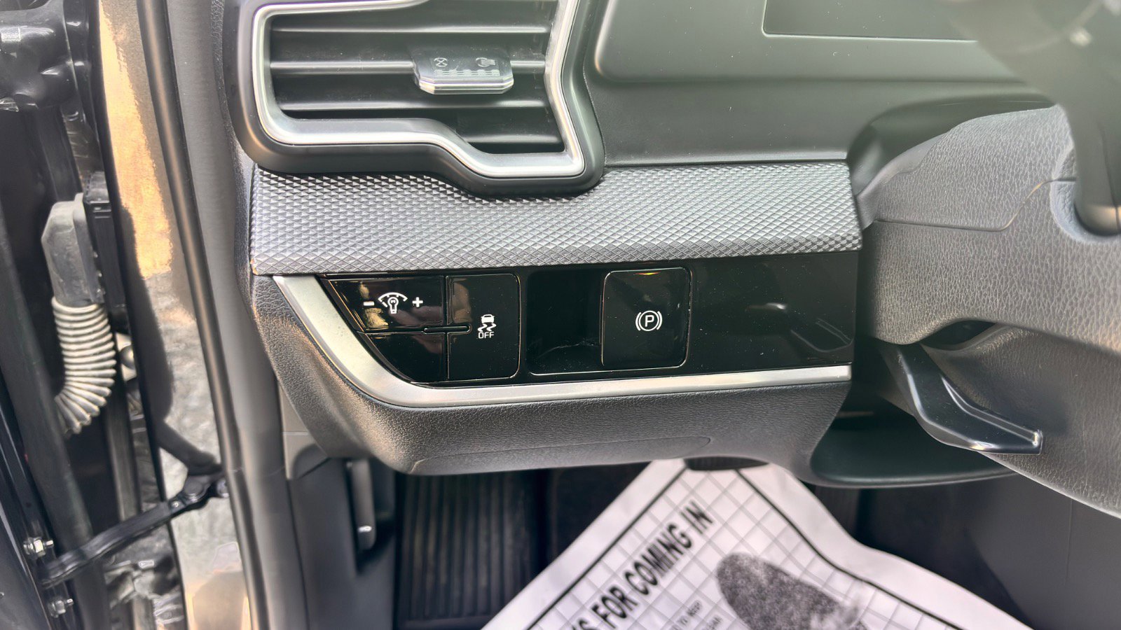 Used 2023 Kia Sportage LX image 25