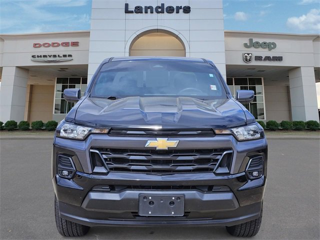 Used 2024 Chevrolet Colorado LT w/ LT Convenience Package image 2