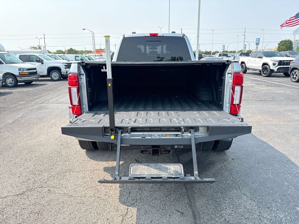 Used 2021 Ford F450 Platinum w/ FX4 Off-Road Package AWD/4WD image 24