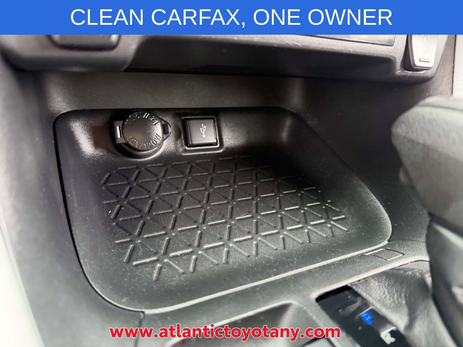 Used 2021 Toyota RAV4 XLE AWD/4WD image 26