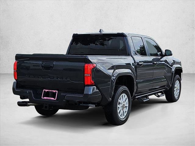 Used 2025 Toyota Tacoma SR5 AWD/4WD image 5
