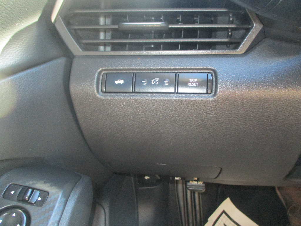 Used 2024 Nissan Altima 2.5 SV FWD image 13