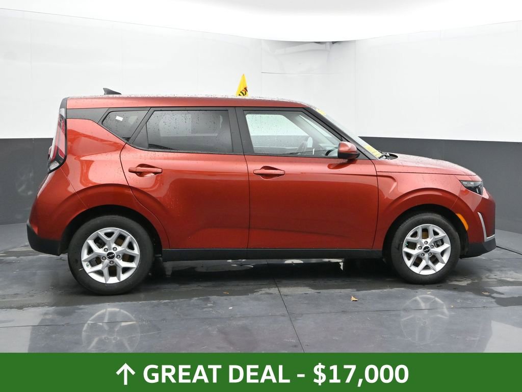 Used 2025 Kia Soul LX w/ LX Technology Package image 13