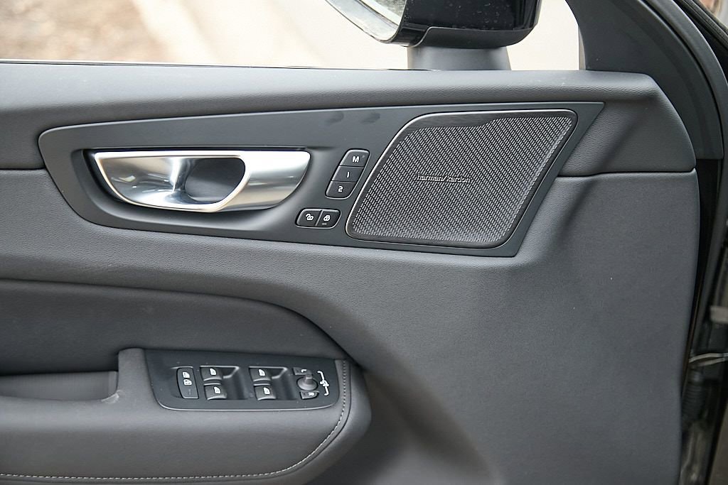 New 2026 Volvo XC60 B5 Ultra w/ Protection Package Premier image 9