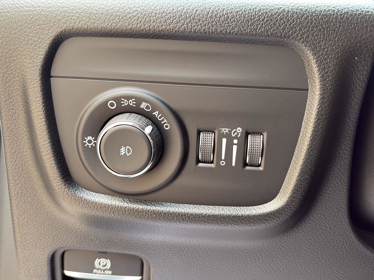 Used 2026 Jeep Grand Cherokee L Limited AWD/4WD image 9