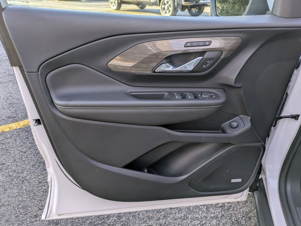 Certified 2022 GMC Terrain Denali w/ Denali Premium Package image 9