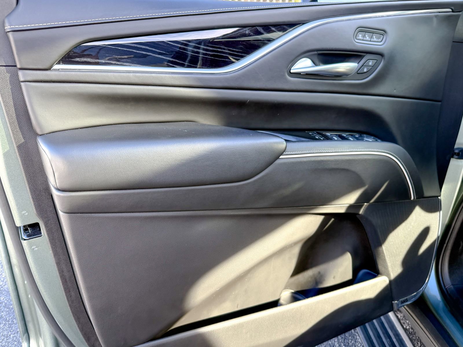 Used 2023 Cadillac Escalade V image 14