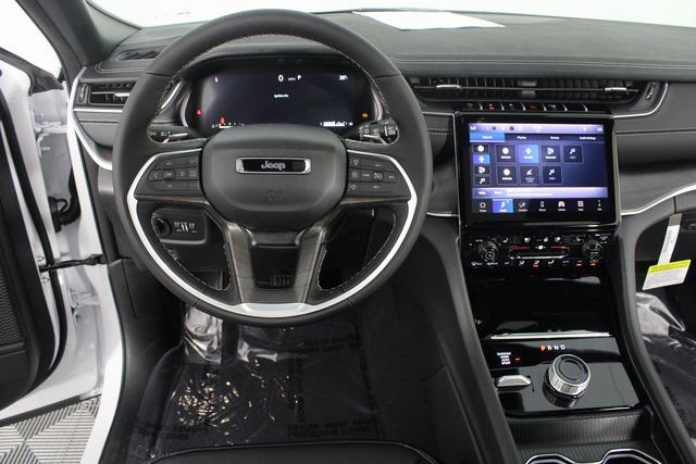 New 2025 Jeep Grand Cherokee Limited w/ Luxury Tech Group II image 13