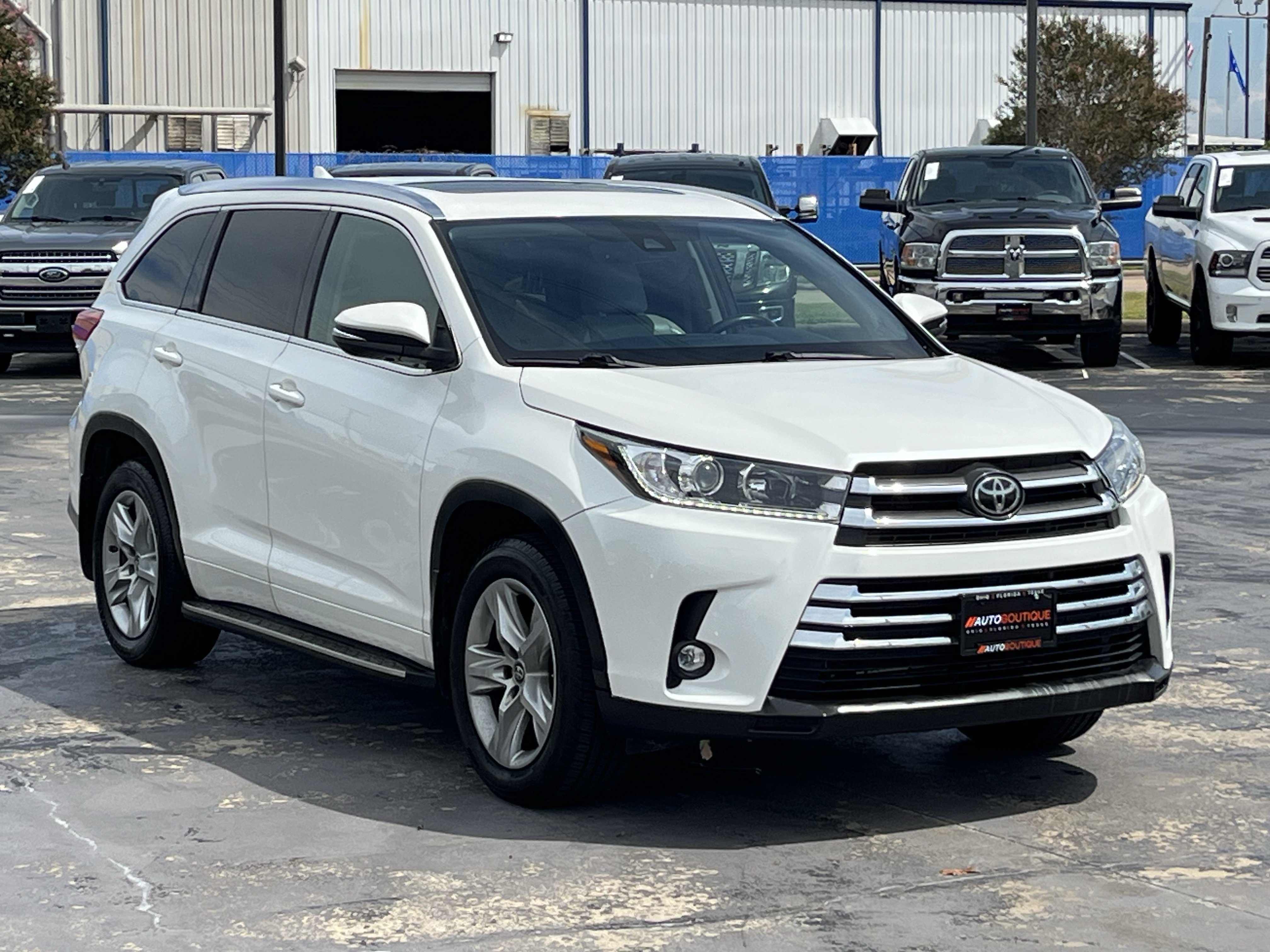Used 2019 Toyota Highlander Limited FWD image 5