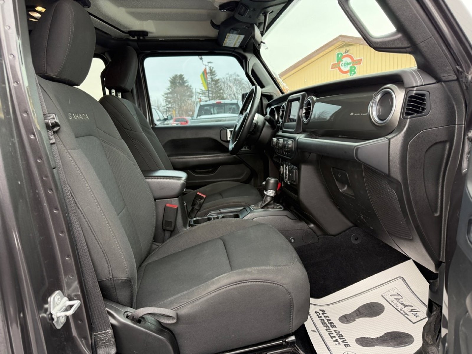 Used 2019 Jeep Wrangler Unlimited Sahara w/ Safety Group image 11