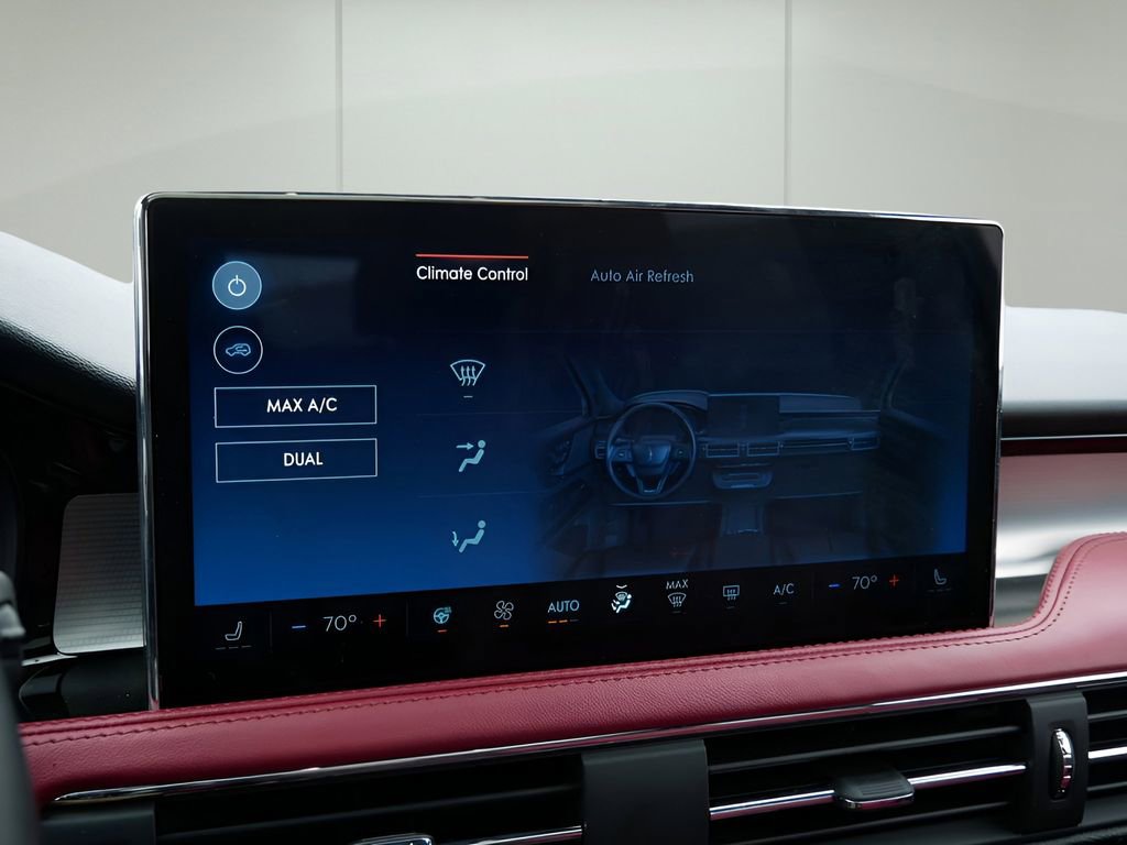 Used 2025 Lincoln Corsair Reserve w/ Equipment Group 202A AWD/4WD image 24
