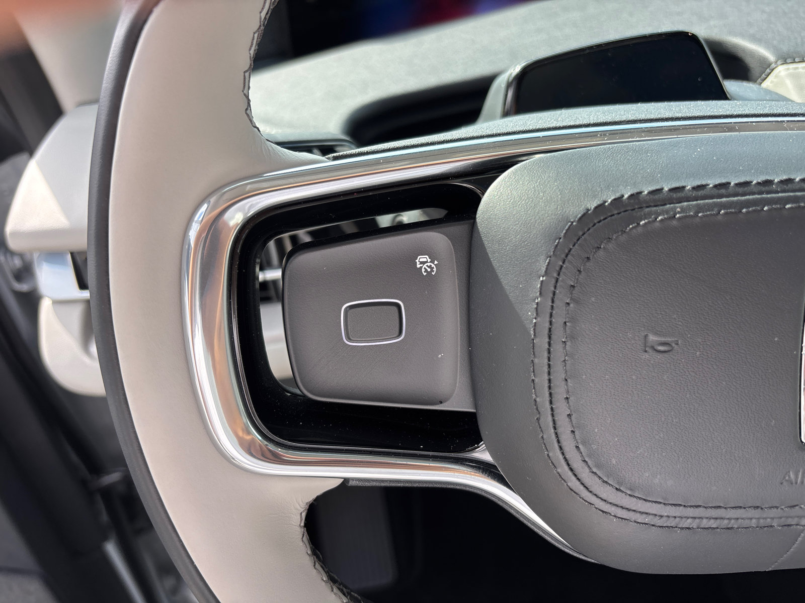 New 2026 Lincoln Navigator Reserve AWD/4WD image 16