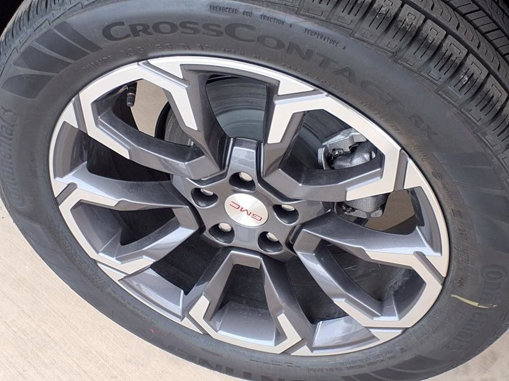 New 2025 GMC Terrain Elevation w/ Elevation Premium Package AWD/4WD image 9
