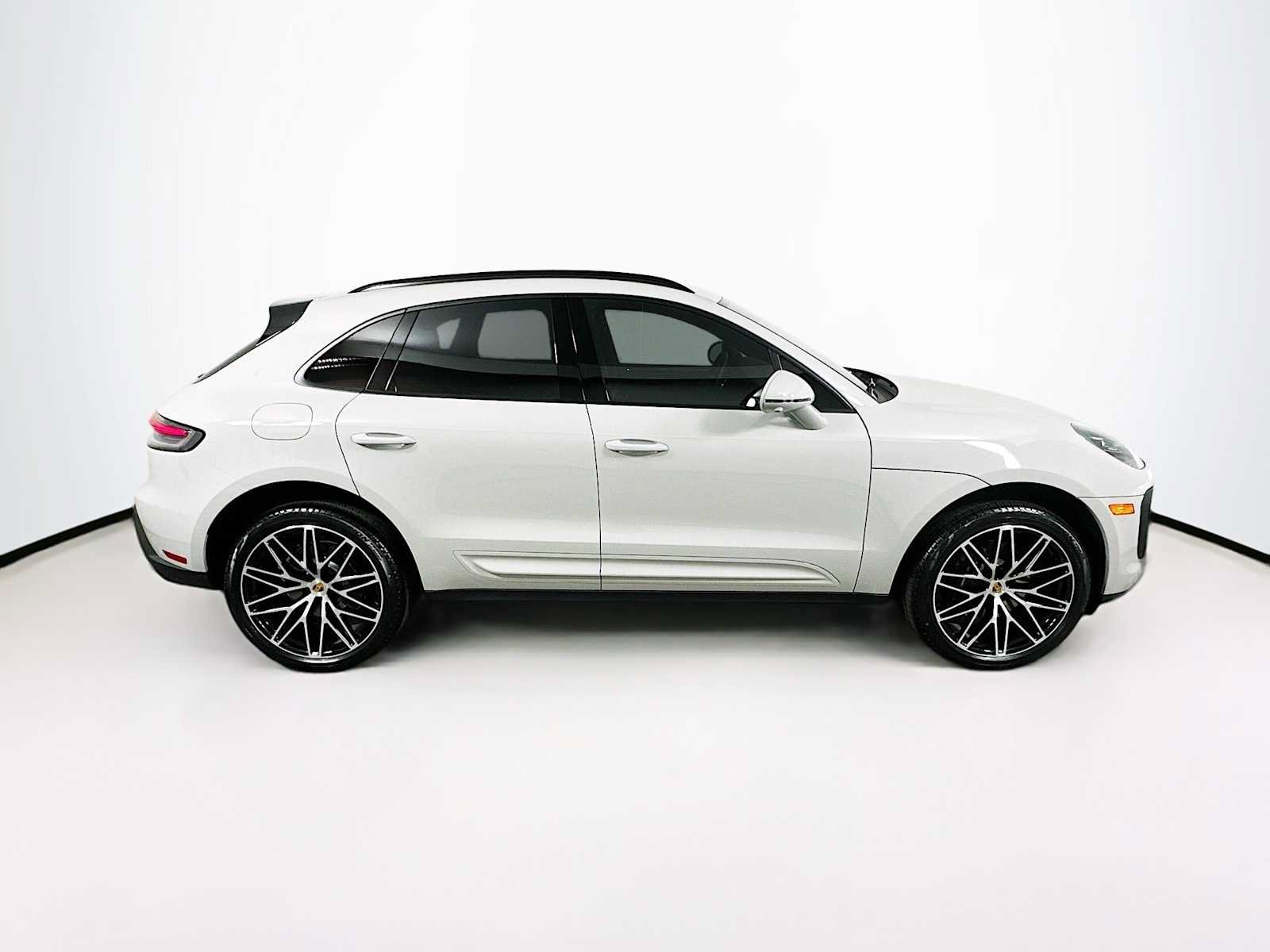New 2026 Porsche Macan AWD/4WD image 8