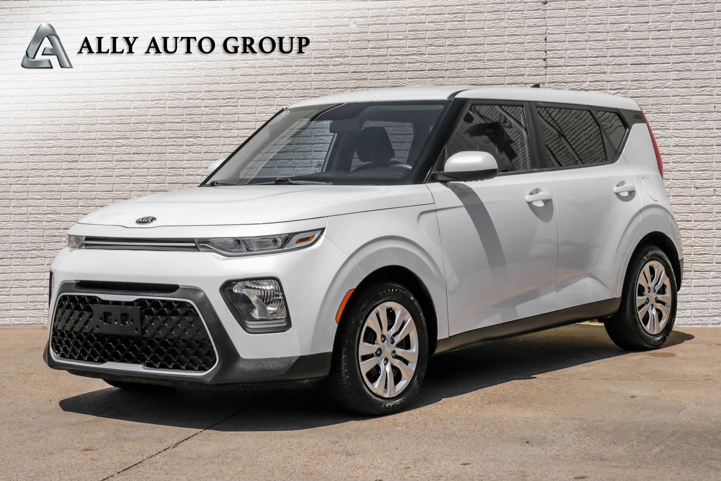Used 2020 Kia Soul LX image 1