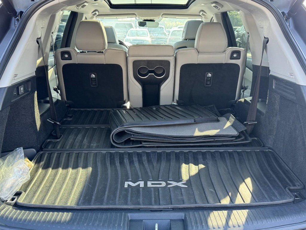 Certified 2024 Acura MDX w/ Technology Package AWD/4WD image 5