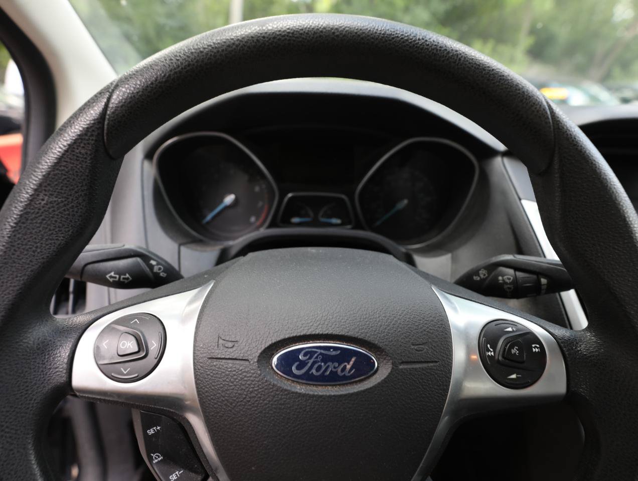 Used 2014 Ford Focus SE FWD image 19