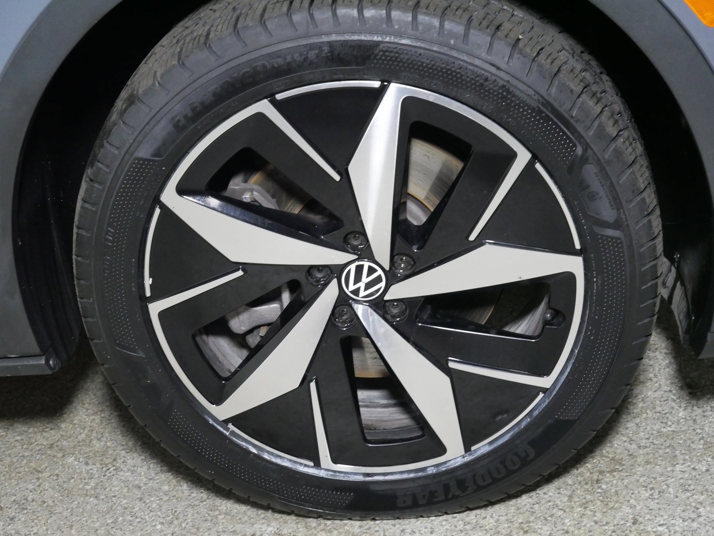 Used 2023 Volkswagen ID.4 Pro S image 15