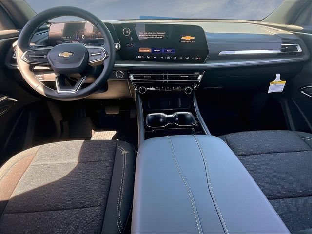 New 2026 Chevrolet Traverse LT w/ Driver Confidence Package FWD image 5