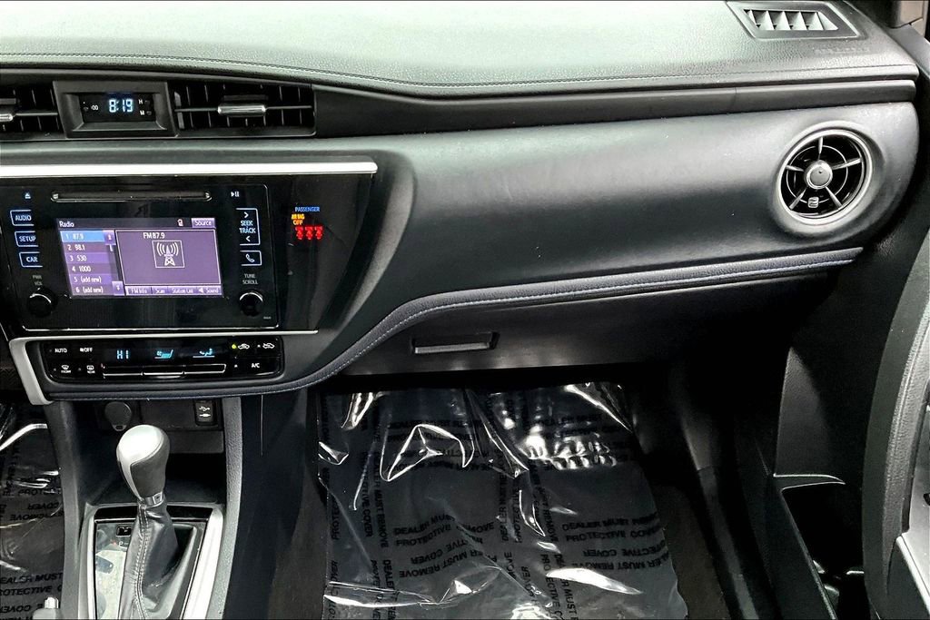 Used 2018 Toyota Corolla SE image 25