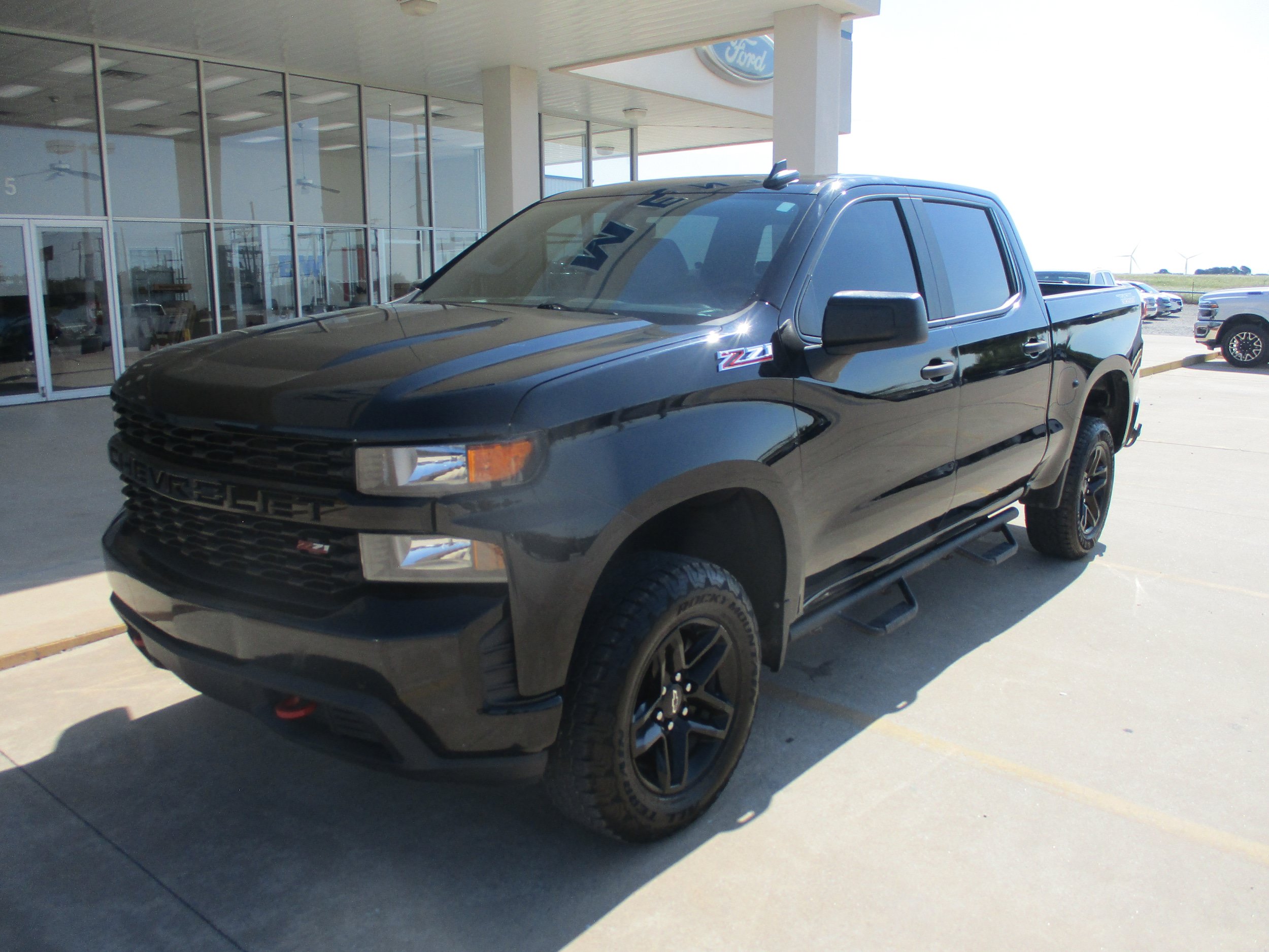 Used 2020 Chevrolet Silverado 1500 Custom Trail Boss w/ Custom Convenience Package AWD/4WD image 2