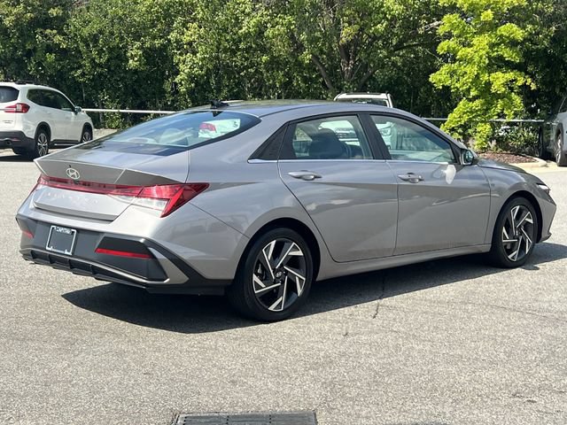 Certified 2025 Hyundai Elantra SEL FWD image 13