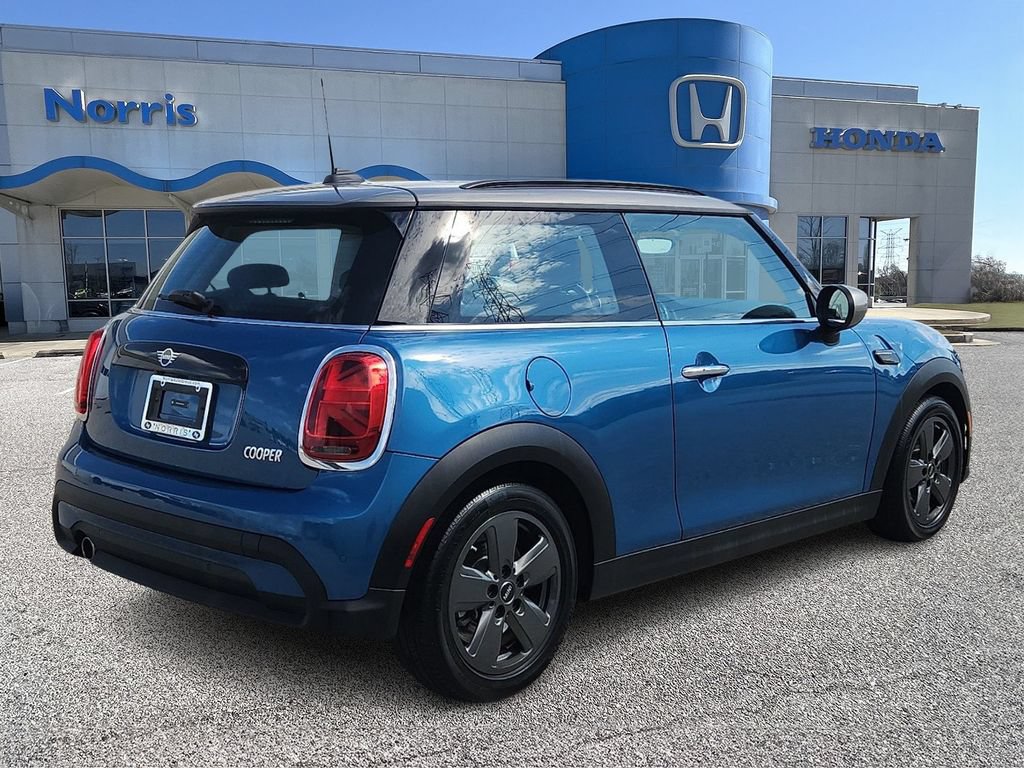 Used 2024 MINI Cooper 2-Door Hardtop FWD image 4