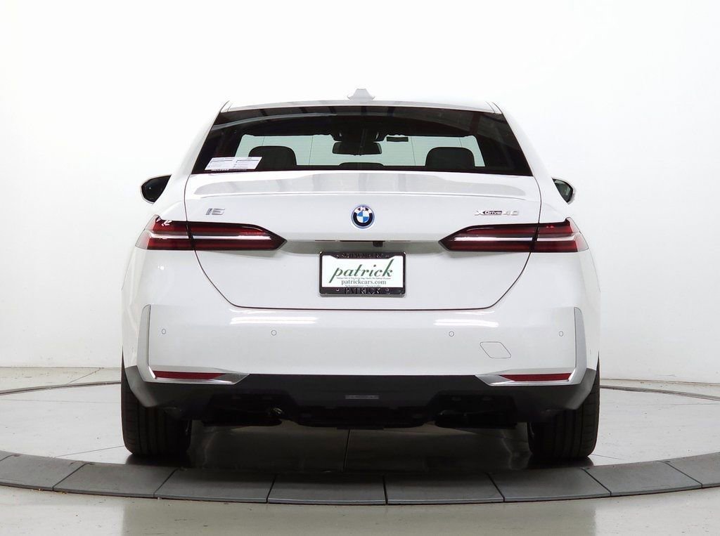 New 2026 BMW i5 eDrive40 image 7