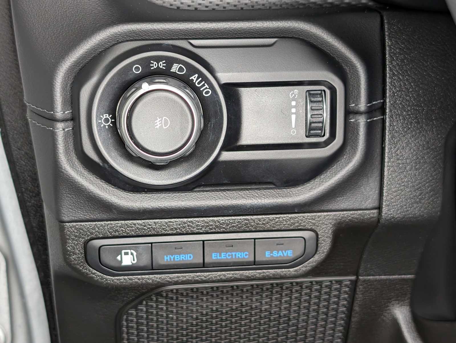 Used 2024 Jeep Wrangler Unlimited Rubicon 4xe AWD/4WD image 41