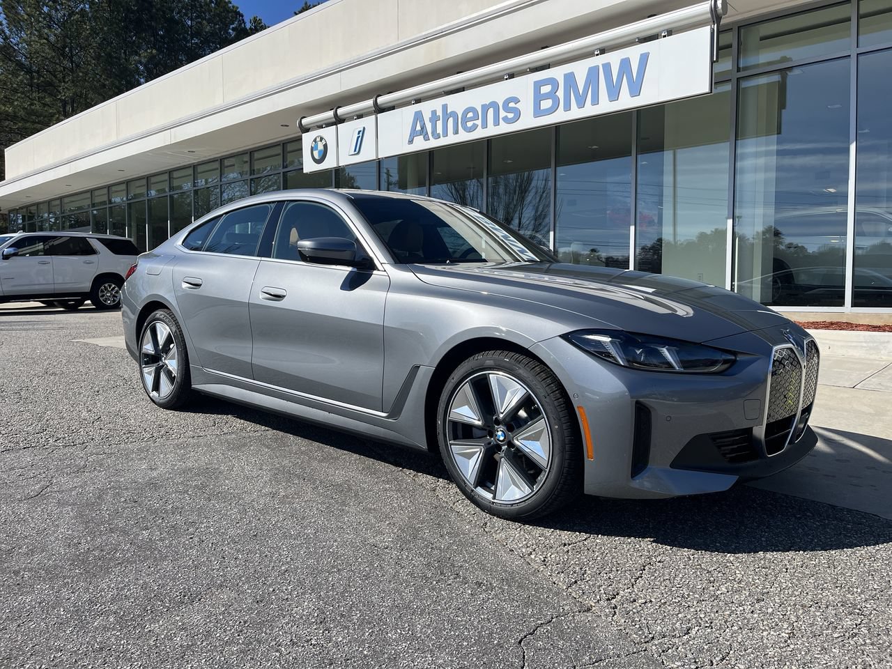 Certified 2026 BMW i4 eDrive40 w/ Premium Package RWD image 2
