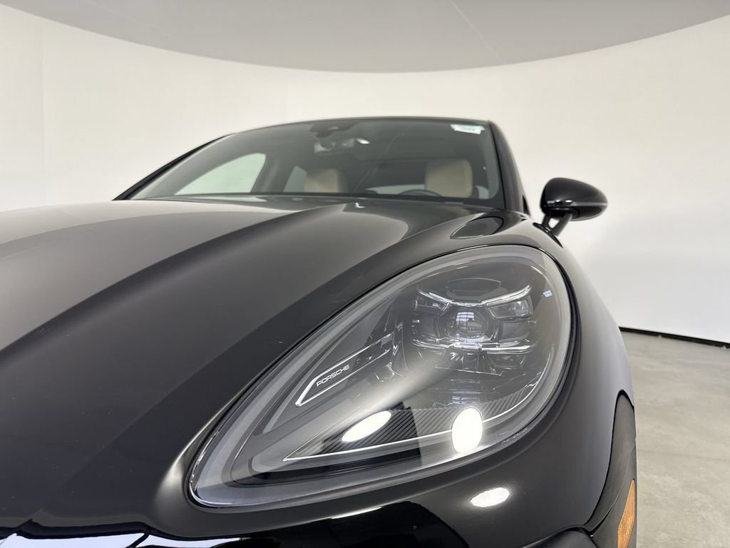 Certified 2022 Porsche Macan S w/ Premium Package Plus AWD/4WD image 11