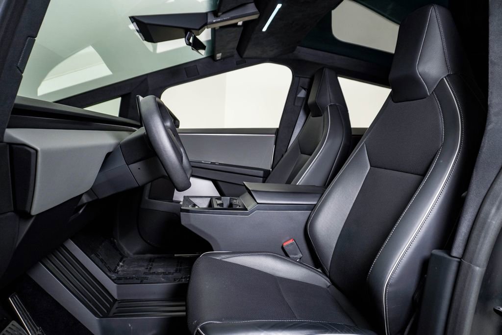 Used 2024 Tesla Cybertruck AWD Crew Cab image 19
